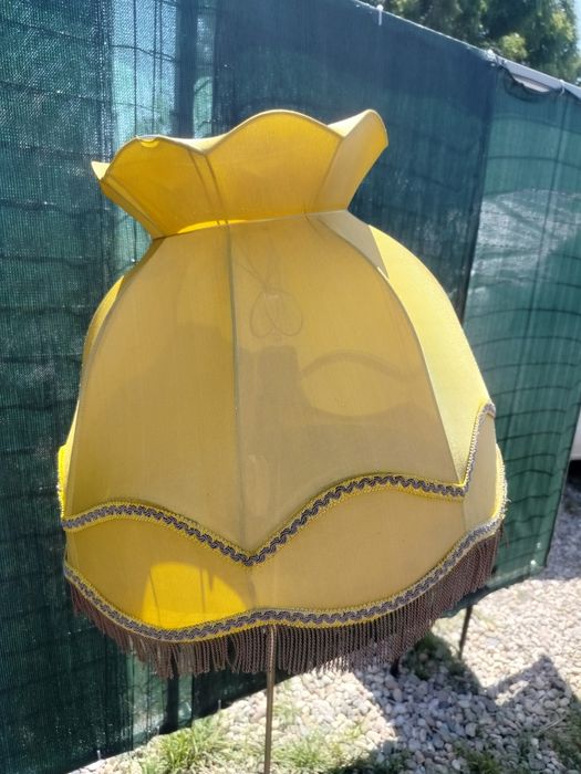 Lampa stojąca retro