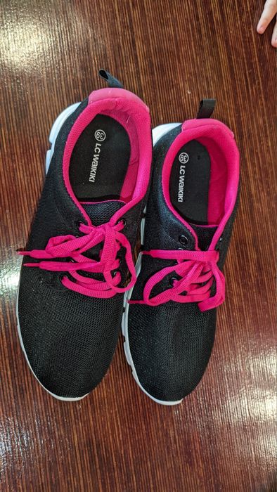 Жіночі кросівки LC Waikiki 39 розмір