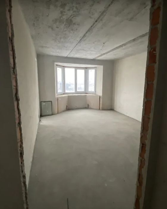 Продаж 3к квартири 90.8 кв. м на вул. Бережанська