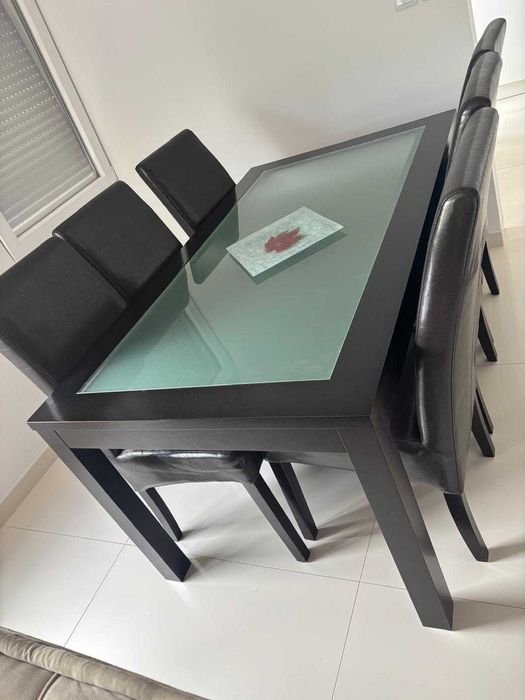KIT Sofá (3 Lugares) e Mesa (6 Cadeiras) - Contactar Via Whatsapp