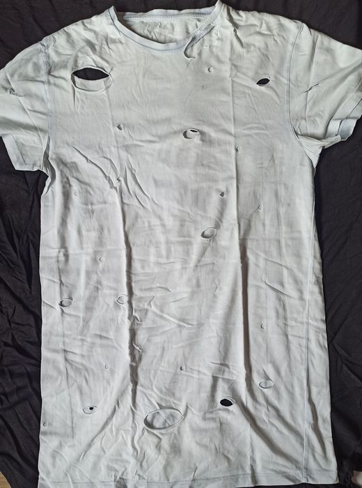 T shirt com buracos Primark S