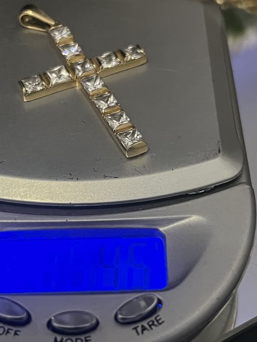 Krzyzyk z cyrkonuami cudo zloto 585