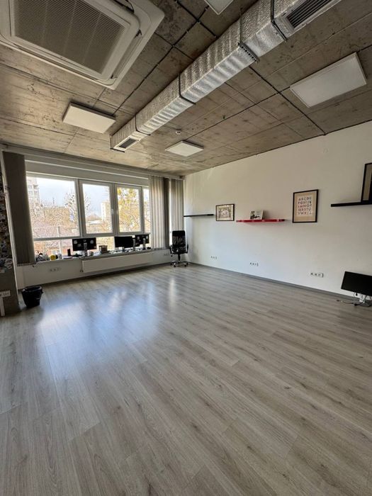 Здається в оренду офісне приміщення площею 220 м². - View 2