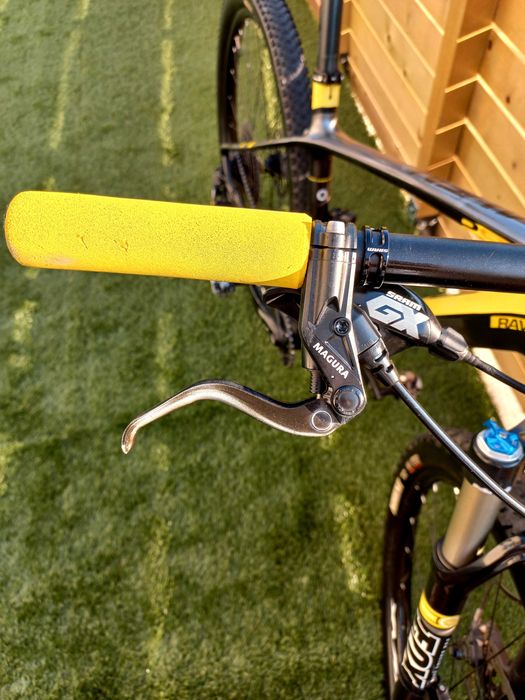 Bicicleta Focus Carbono roda 29