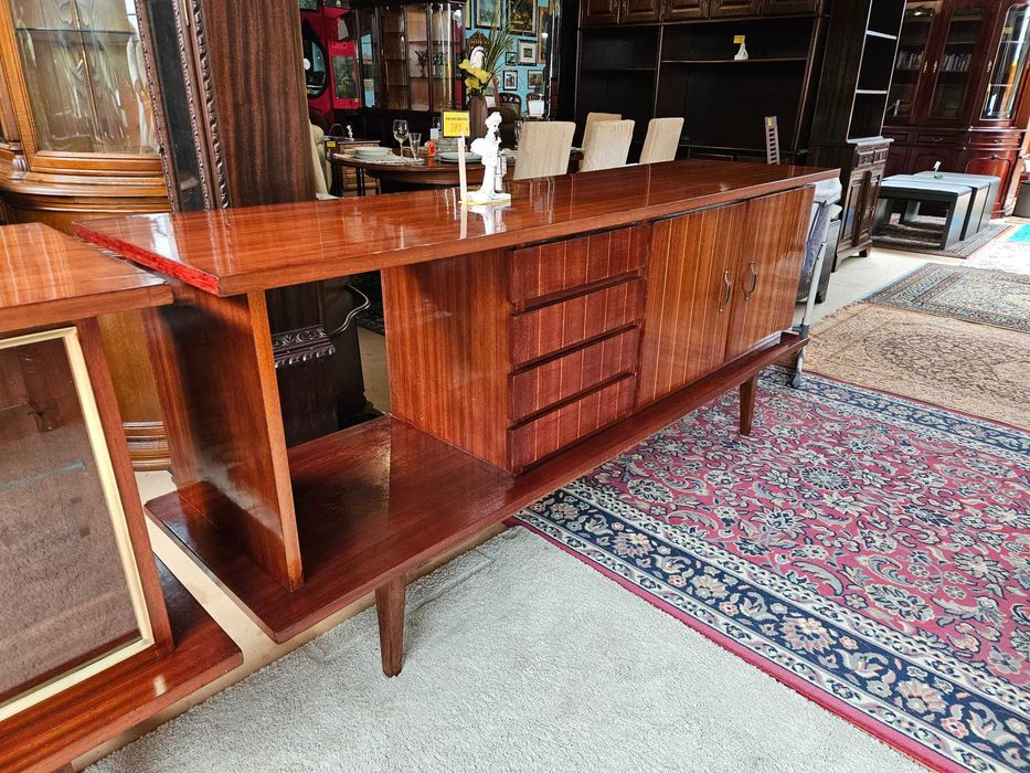 Aparador vintage - Algumas marcas de uso