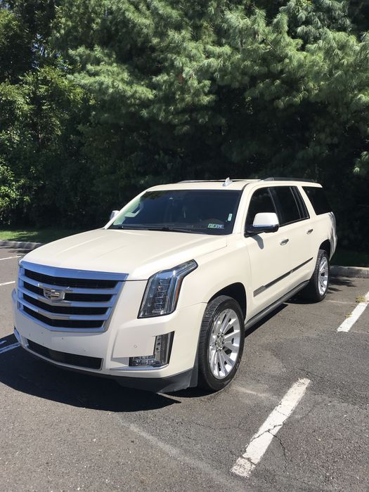 Auto do ślubu. Cadillac Escalade 6.2, V8.