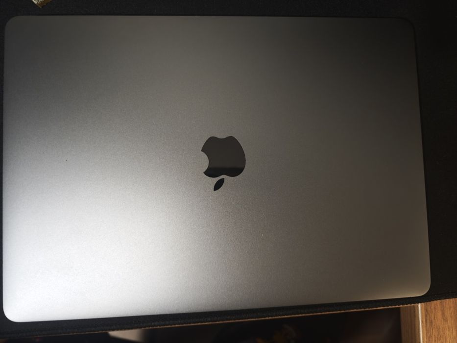 MacBook Pro 13" 2019 i5 8GB – BATERIA Original 30 ciclos como novocom