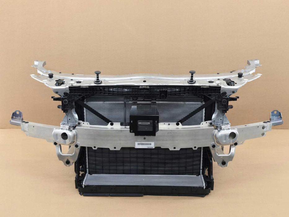 Mercedes Benz E-Class W213 Передня панель, телевізор