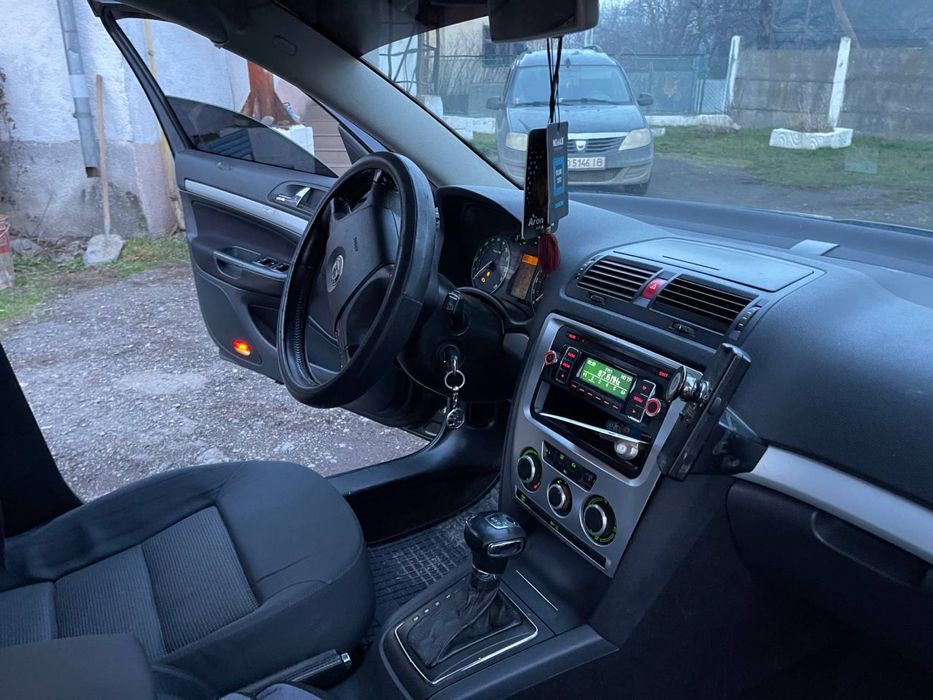 продам шкоду а5 автомат коробка все працює відміно