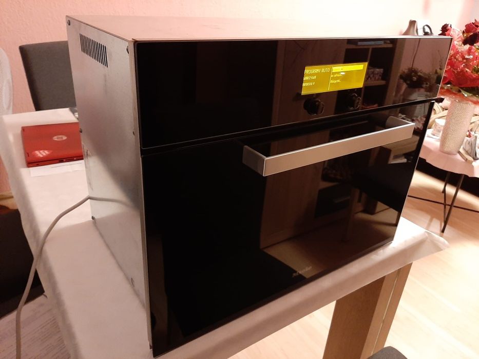 Parowar piekarnik parowy Miele DG 4060