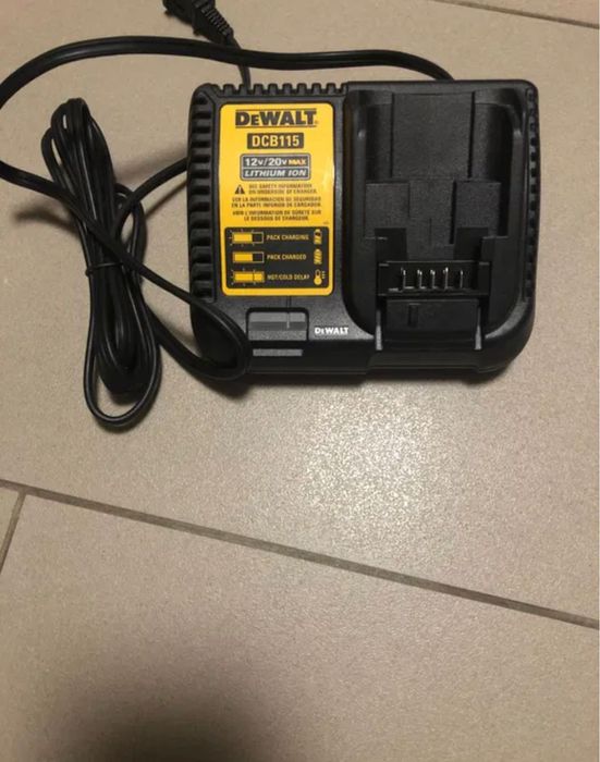 Dewalt  Carregador