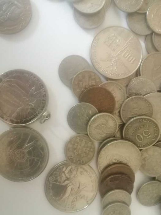 varias moedas portuguesas
