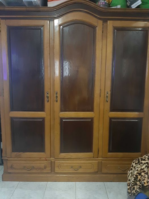 Camas solteiro e armário 3 gavetas