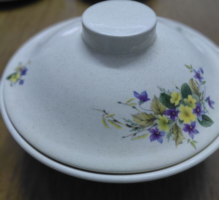 Conjunto de 6  pratos / terrina, marca ALFE, desde