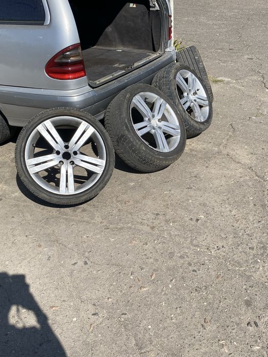 Продам титаны 225/40/R18/