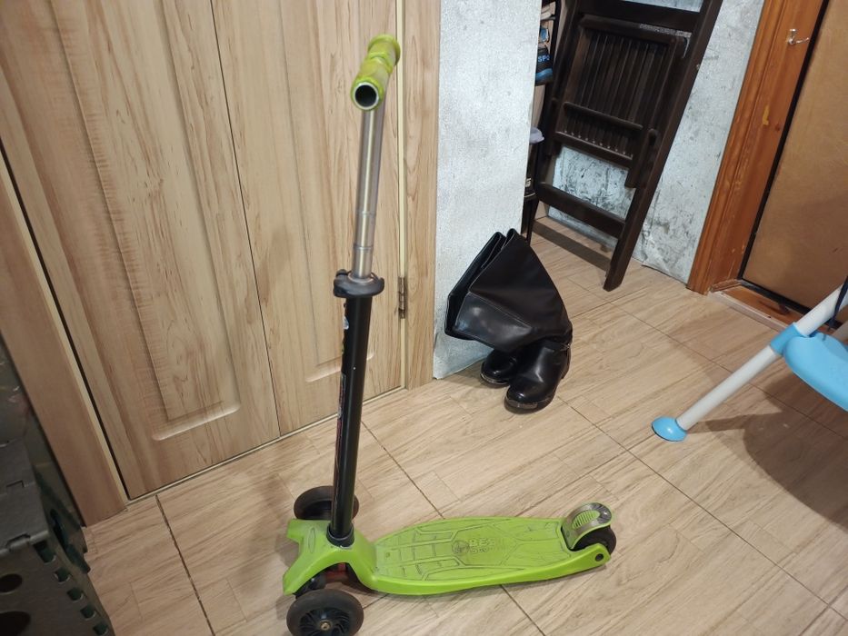 Бесплатно отдам самокат