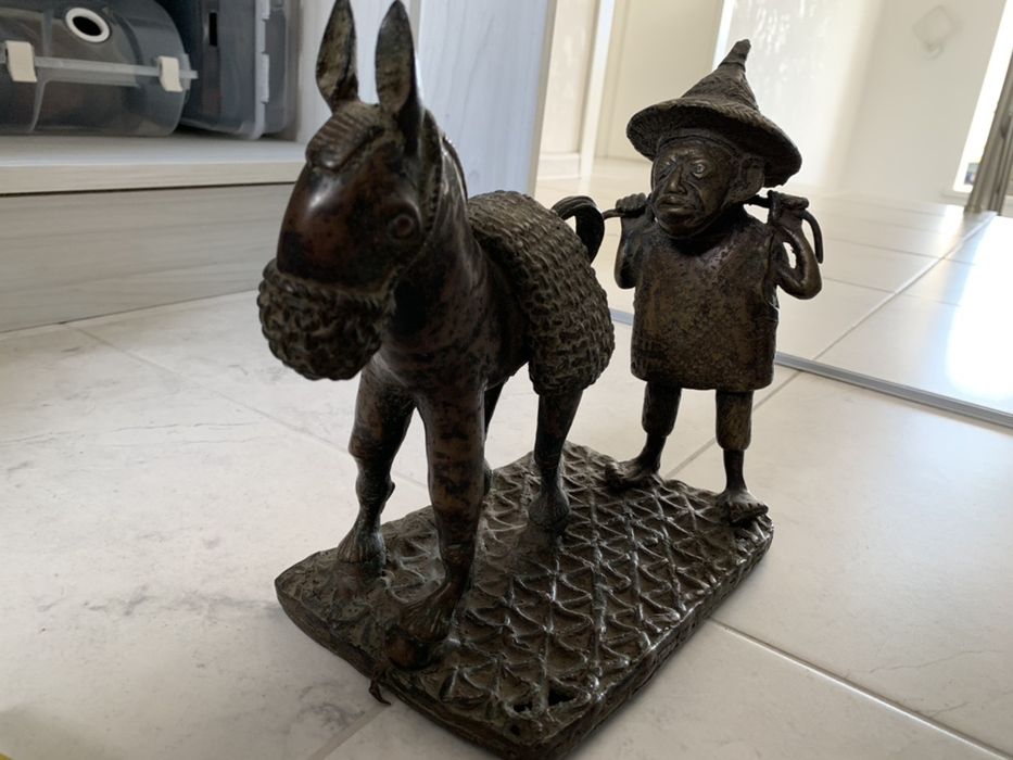 Металическая, старинная статуэтка из африки