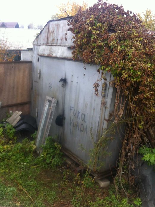 гараж металический- домик на дачю