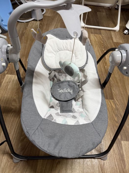 Продам укачуючий центр, гойдалку, шезлонг