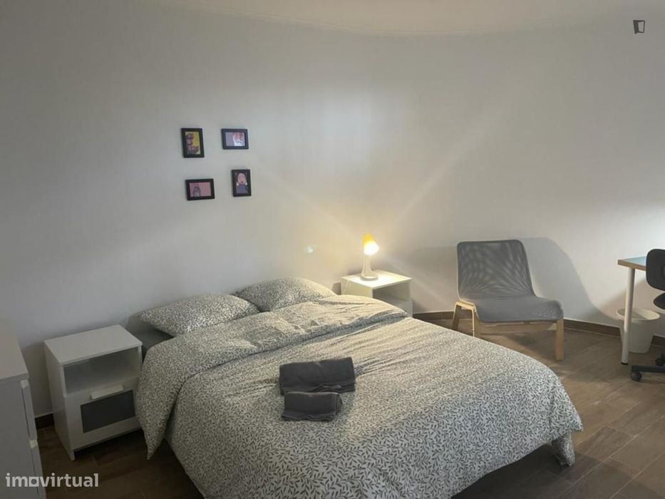 Quarto - localizado em Parque das Nações Lisbon