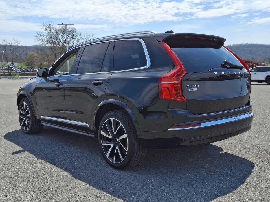 Volvo XC90      2023
