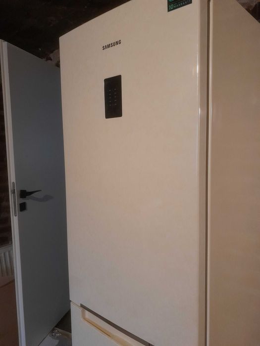 lodówka SAMSUNG  RB31FERNDEF  beżowa