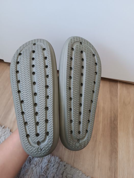 Japonki na platformie Bershka