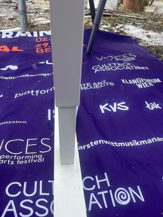 Białe stoły/biurka z regulacja