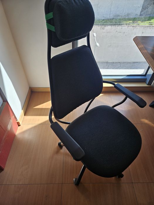 Cadeira regulável com rodas IKEA
