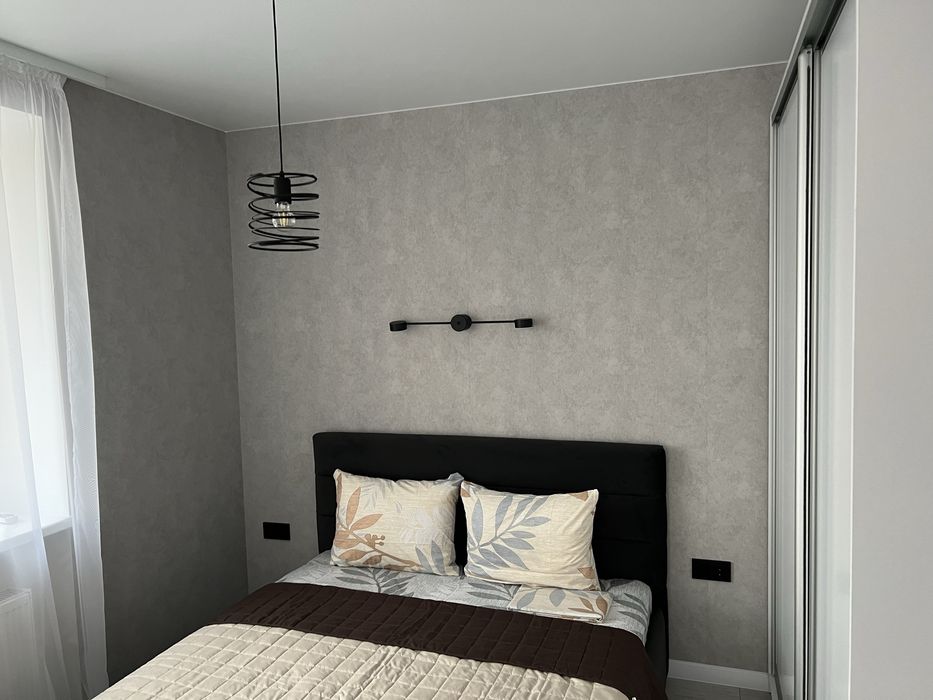 ТЕПЛА Квартира подобово центр Яровиця. Укриття і Звітні документи є!