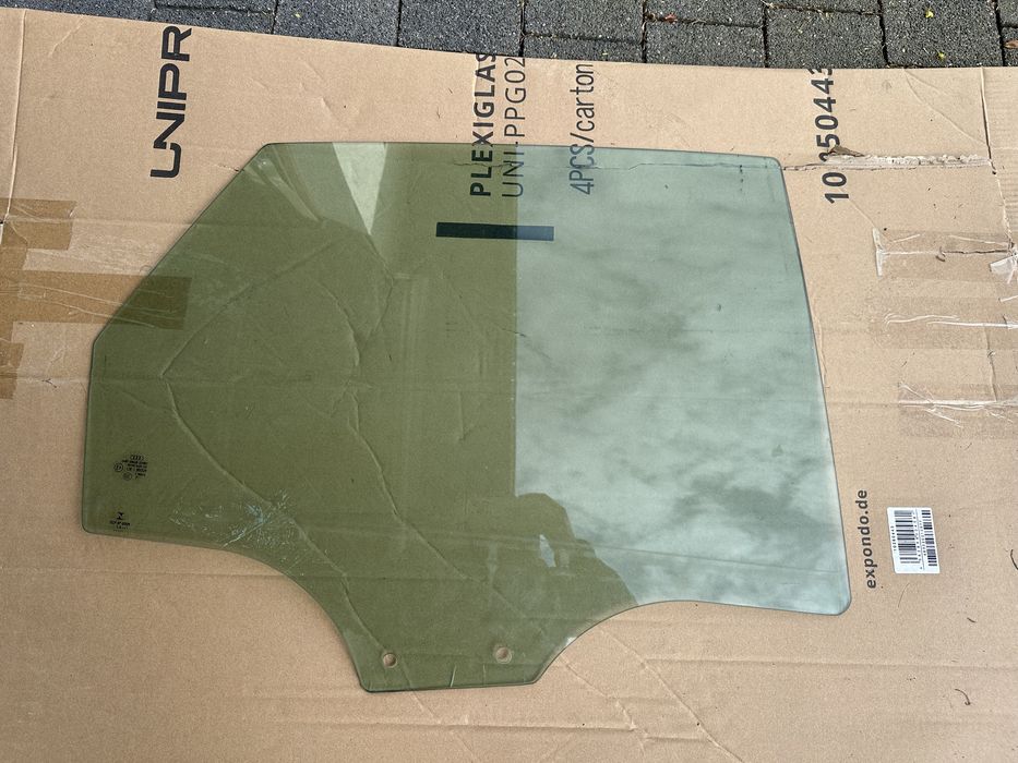 Audi Q5 Szyba prawa tylna od pasazera rok 2019