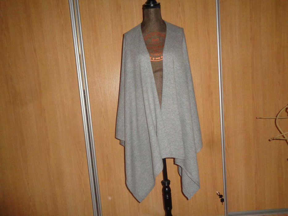 The Good Cashmere poncho ponczo narzuta narzutka ocieplacz 80% wool 20% kaszmir