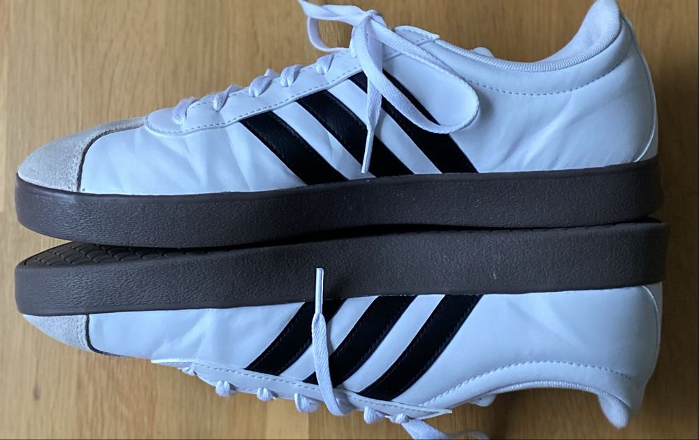 Чоловічі кросівки ADIDAS.