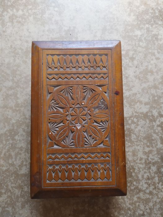 Шкатулка дерев'яна.