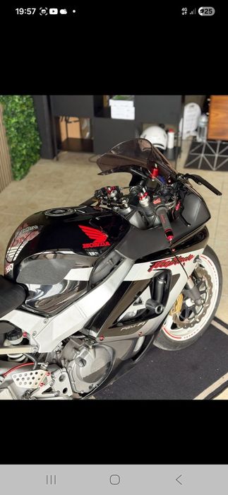 Vendo honda cbr 929 rr fireblade com garantia 18 meses