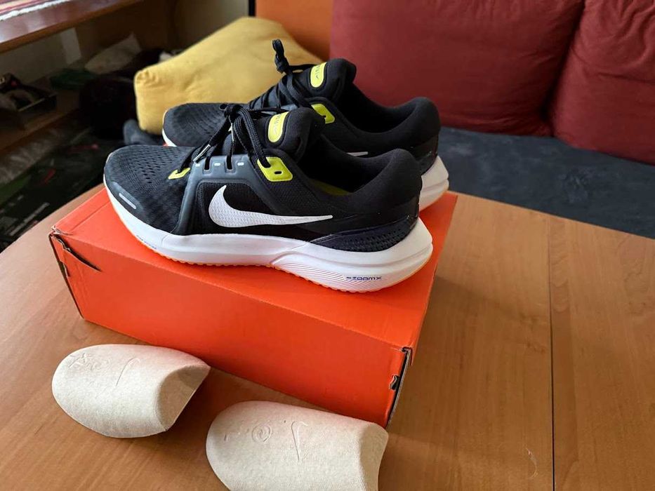 NIKE Nowe Oryginalne buty Air Zoom Vomero 16