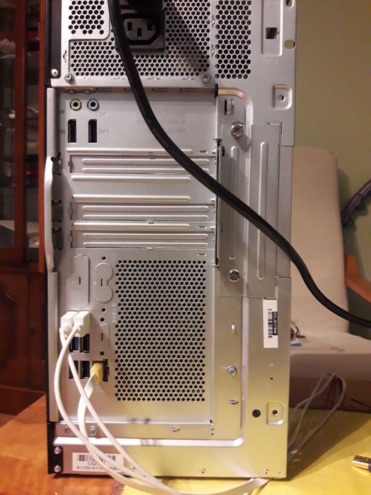 Fujitsu Intel 10gen. i5 10600 - 32GB RAM - czysty, zadbany, jak nowy