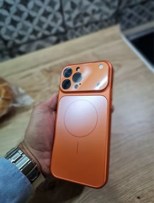 Продам чехол для Iphone 13pro (имитация под iphone 17)