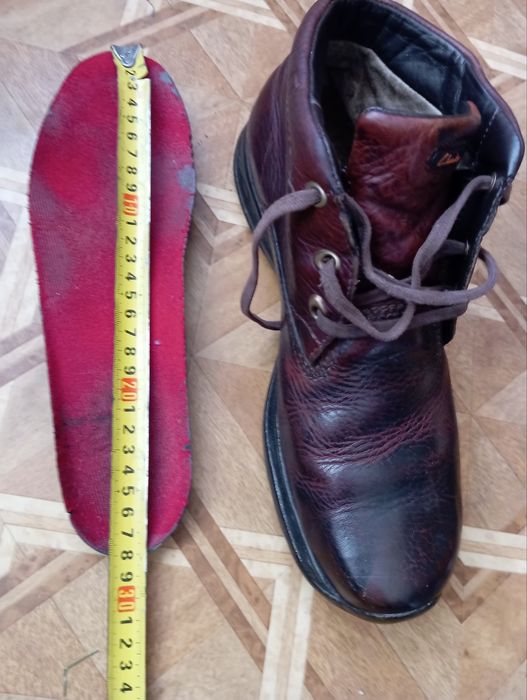 100 % Натуральная кожа  Ботинки  Кроссовки. CLARKS. p. 42
100 % Натура