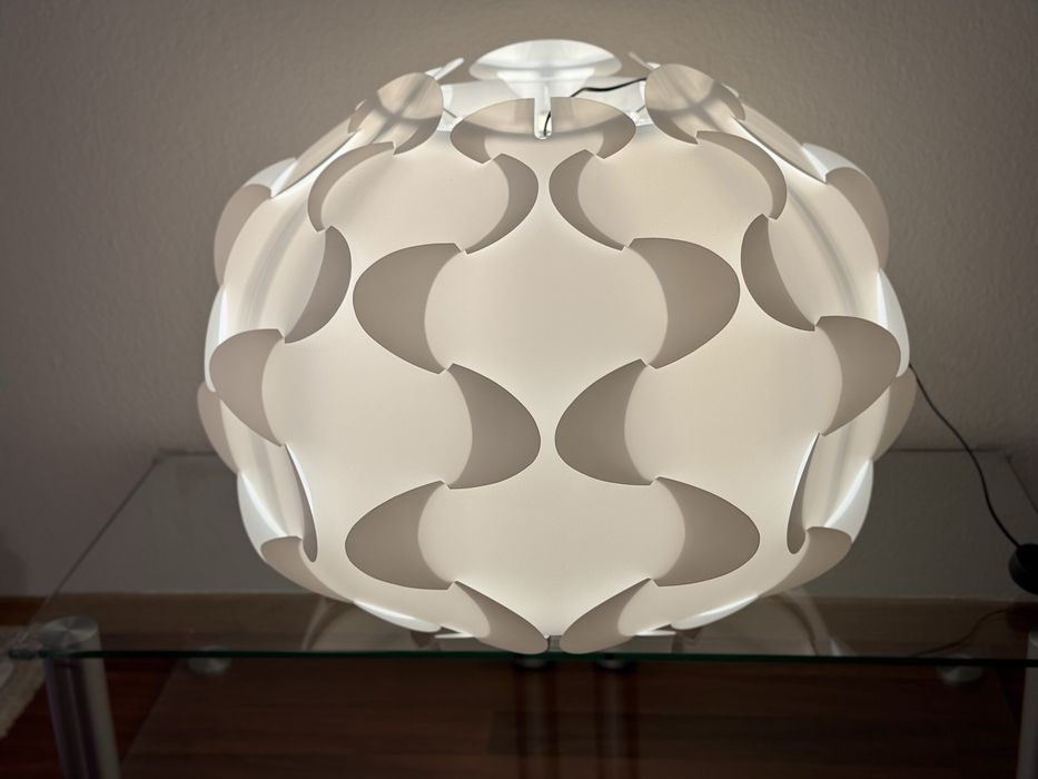 Лампа IKEA Puzzle білого кольору діаметр 65см люстра торшер світильник