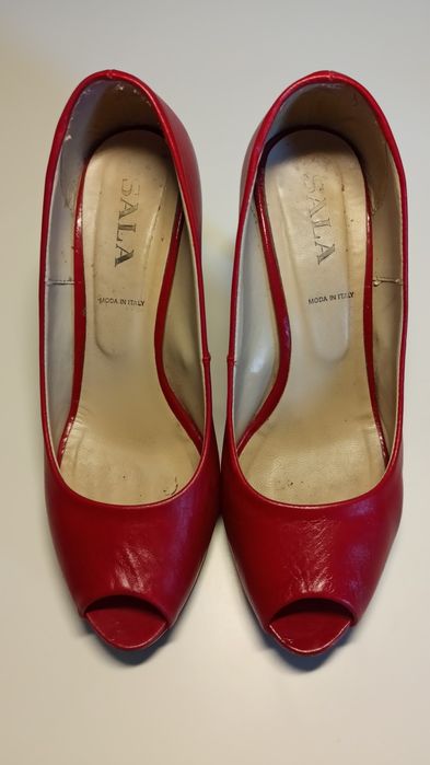 Czerwone skórzane czółenka z odkrytymi palcami rozm. 40 Sala