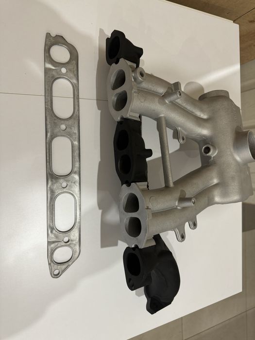 Выпускной / впускной коллектор ом616 Мерседес. Om617