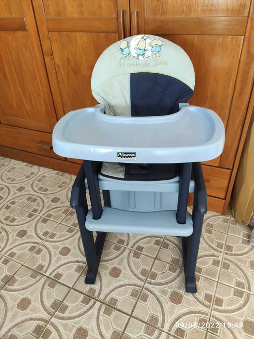 Cadeira bebé refeições transformável