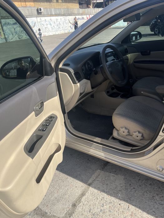 Hyundai accent 2009 рік