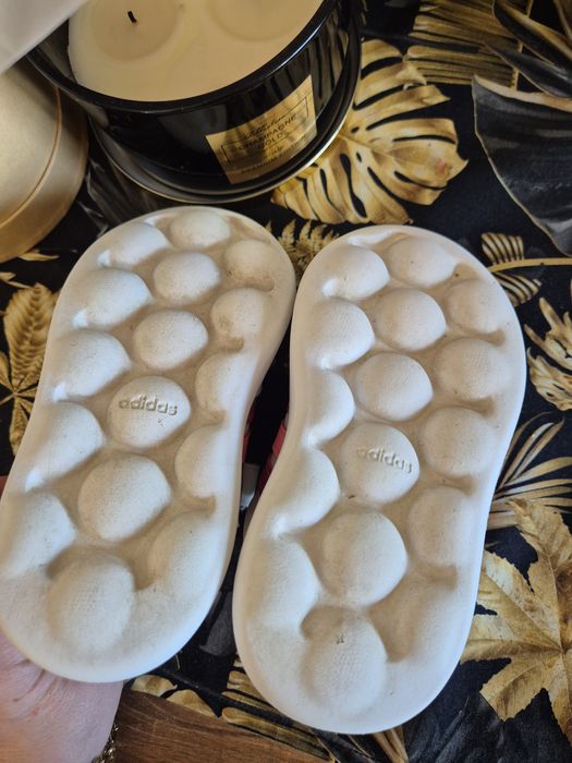 Adidasy adidasa dla dziewczynki rozmiar 25