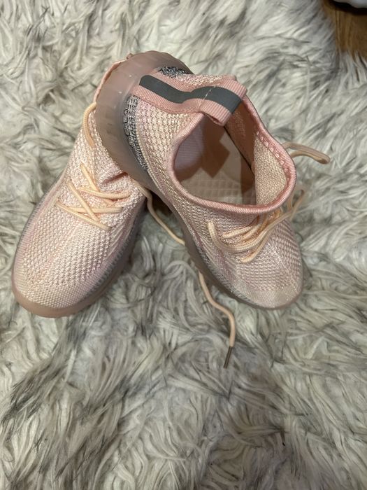 Кеди для дівчинки