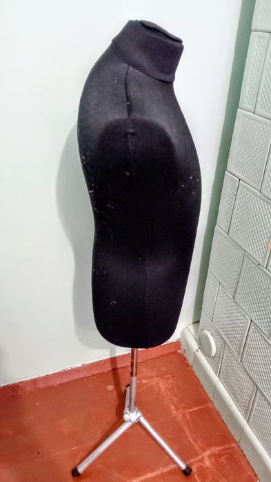 Продам пластиковий манекен