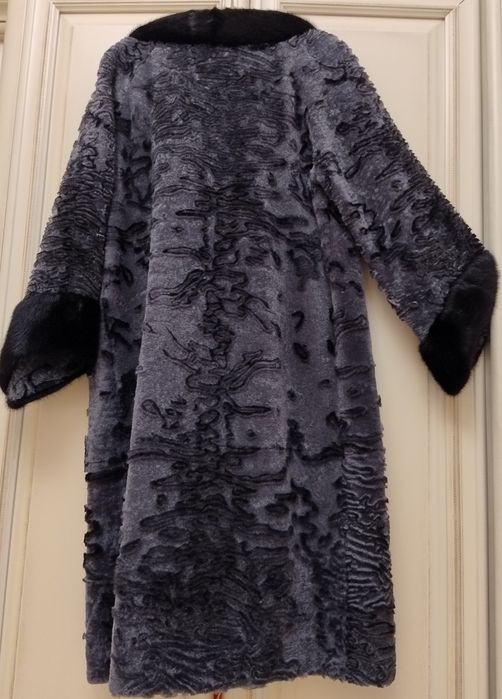 Нова натуральна шуба (астроган з норкою).Р. 46-48.Турція.Колір графіт