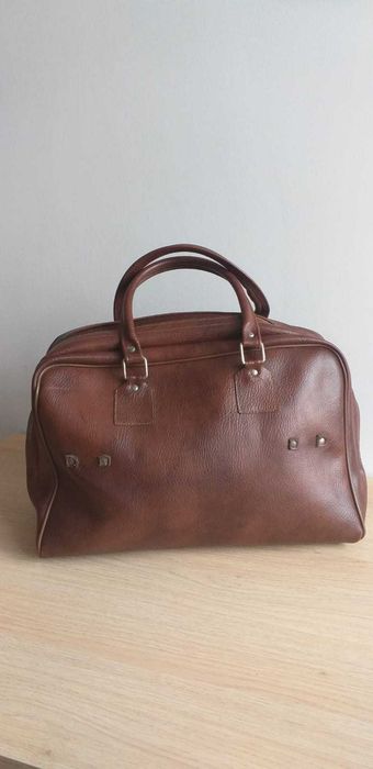 Skórzana retro torba podróżna.