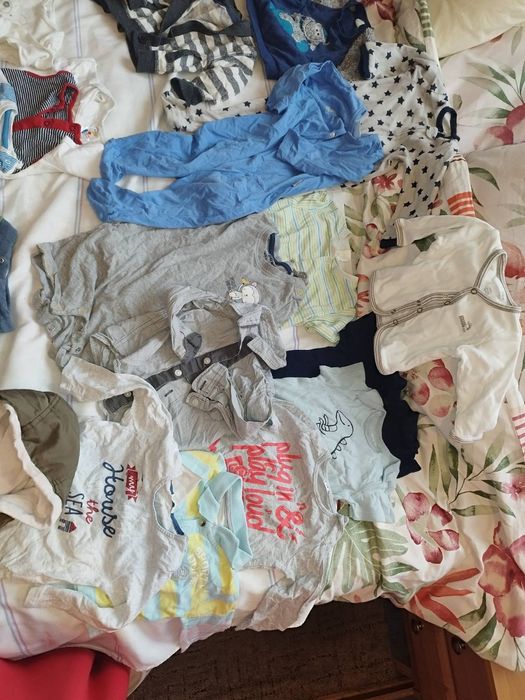 Mega Paka 40szt ubranek wyprawka 74-86 pajacyki body spodenki śpiochy